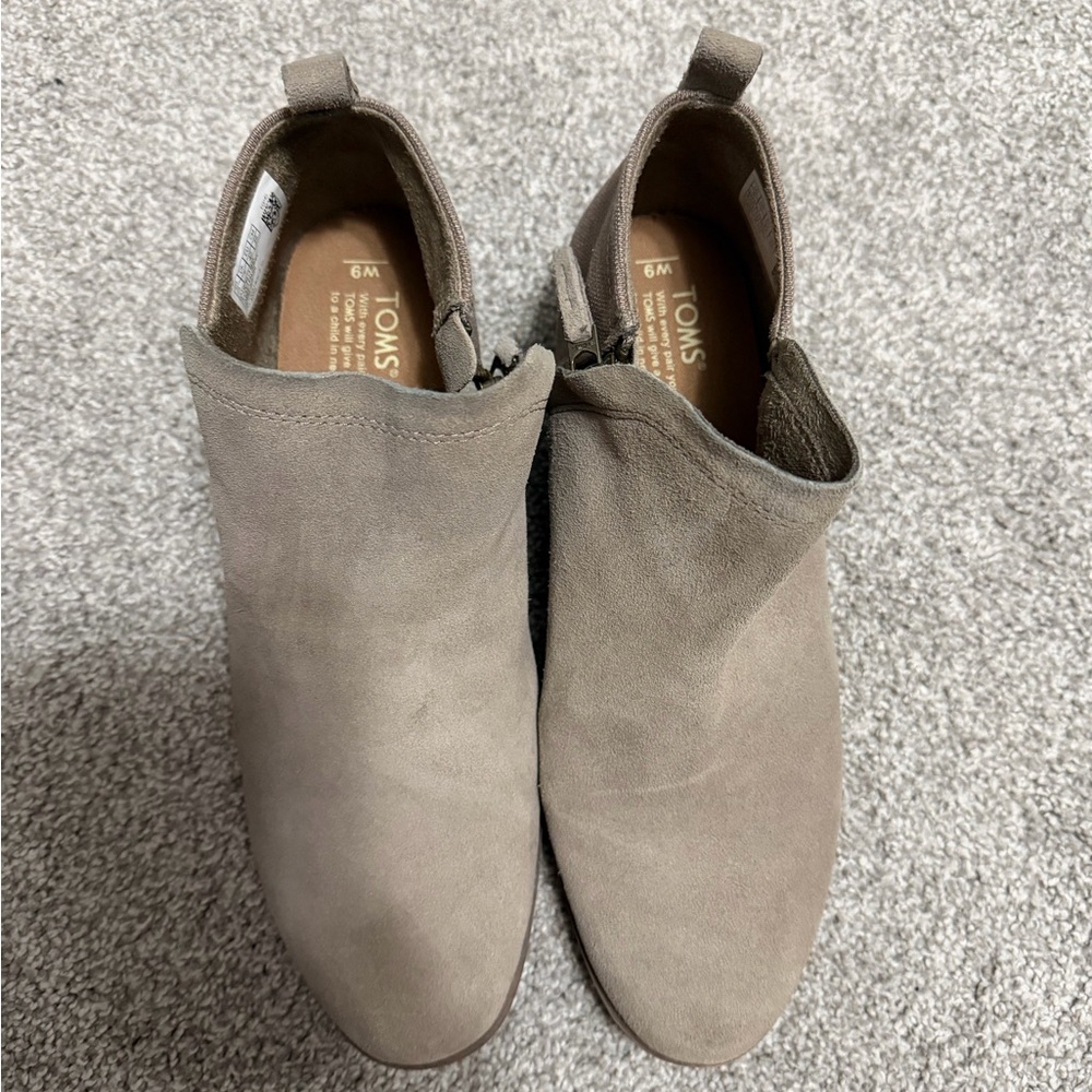 TOMS Brown Suede Boots